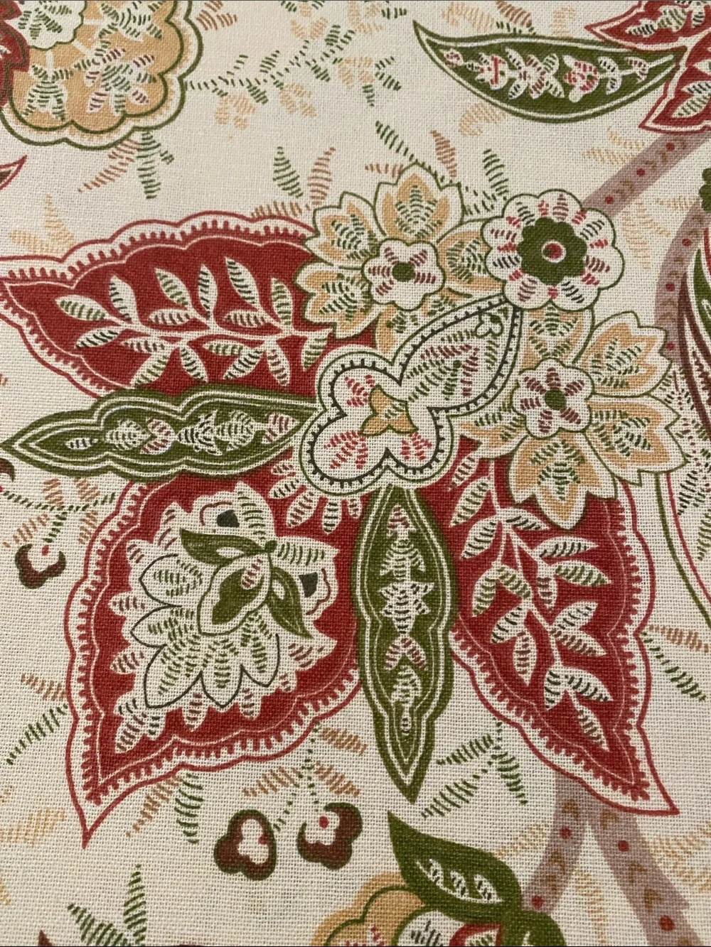 Table Runner NWT Raymond Waites New York